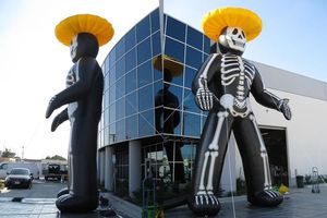Calaveras Inflables Decorativas para Exteriores, Personajes <span class=keywords><strong>de</strong></span> Esqueletos Inflables para el Día <span class=keywords><strong>de</strong></span> Muertos Mexicano, Ideales para Carnavales y Exhibiciones Festivas - Product Image 3