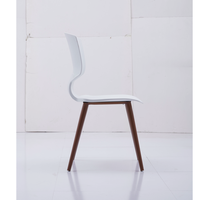 Chaise de salle à manger latérale en plastique pour cafétéria, salle de réunion et espace public polyvalent