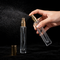 Flacons de parfum miniatures en verre transparent de 10 ml, design rectangulaire fin et texturé, pompe pulvérisatrice pour les voyages et les échantillons