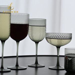 Verres à vin en cristal sans plomb Lanques, design ondulé, pour <span class=keywords><strong>Chardonnay</strong></span> et Bordeaux, ensemble <span class=keywords><strong>de</strong></span> verres à vin <span class=keywords><strong>de</strong></span> conception européenne pour la maison et la restauration <span class=keywords><strong>de</strong></span> mariage - Product Image 6