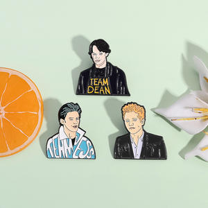 Untuk tiga bersaudara ukiran kerah Ulang Tahun Pin lencana logam dengan desain disesuaikan - Product Image 2