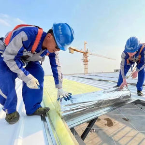 UET Lana <span class=keywords><strong>de</strong></span> vidrio Rouleau <span class=keywords><strong>de</strong></span> couverture en <span class=keywords><strong>laine</strong></span> <span class=keywords><strong>de</strong></span> <span class=keywords><strong>verre</strong></span> isolant pour conduit <span class=keywords><strong>de</strong></span> climatisation et <span class=keywords><strong>mur</strong></span> <span class=keywords><strong>de</strong></span> toit <span class=keywords><strong>de</strong></span> bâtiment en métal - Product Image 3