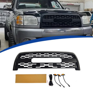 Grille de style TRD pour Toyota Tundra 2003-2006 avec 3 petites lumières jaunes et matériel de montage - Product Image 1