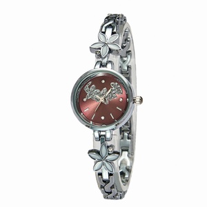 Nouvelle montre pour femme été 2026, design floral tendance, style frais, montre-bracelet pour étudiante - Product Image 5