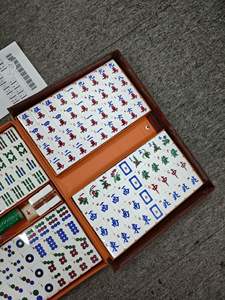 مجموعة بلاط <span class=keywords><strong>Mahjong</strong></span> من الأكريليك مع عدد لامع من الهدايا باللون الذهبي الكريستالي مجموعة <span class=keywords><strong>Mahjong</strong></span> مع حقيبة سفر - Product Image 3