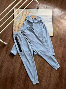 Conjunto Deportivo de 2 Piezas para Hombre, Chaqueta con Capucha y Pantalones con Cierre, Tela Técnica NOCTA, Ideal para Correr y Entrenar en el Gimnasio - Product Image 3