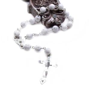 Bracelet chapelet imitation perles, croix en or blanc, bijoux unisexe, cadeau pour baptême - Product Image 4