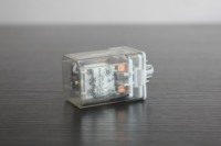 Relé Electromagnético JQX-10F 2C/3C DPDT 10A 250VAC Miniatura con Protección Epoxi y Componentes Cerámicos CPR