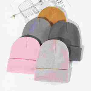 หมวกบีนนี่เด็กแบบเรียบ ราคาโรงงาน ปักอักษรและตัวอักษรตามสั่ง 100% อะคริลิก หมวกฤดูหนาวสำหรับทุกเพศ ขายส่ง - Product Image 5