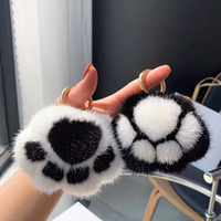 Porte-clés de luxe en peluche douce au design Kawaii, motif patte de tigre ou patte d'ours en fausse fourrure, avec pompon, breloque de voiture et pendentif pour sacs