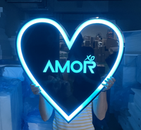 Présentoir de bouteille LED personnalisé en forme de cœur avec logo VIP pour gâteau d'anniversaire, personnalisé pour boîte de nuit, bar, lounge