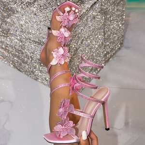 Sandalias de tacón alto con punta cuadrada y diseño en espiral con flores y diamantes de imitación para mujer, ideales para bodas y fiestas. - Product Image 1