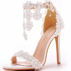 Dropshipping Sandales à talons hauts fines en dentelle blanche avec logo personnalisé pour fête Chaussures pour femmes pour robe de mariage Talons de dame