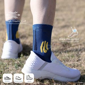Chaussettes de course Coolmax avec logo personnalisé, chaussettes de course athlétiques rembourrées en tissu éponge, chaussettes de course de performance à <span class=keywords><strong>compression</strong></span> - Product Image 4