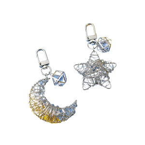 Shulei <span class=keywords><strong>2020</strong></span> alambre enrollado a mano luna con incrustaciones de diamantes estrella de cinco puntas llavero colgante funda protectora - Product Image 2