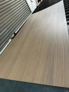 Plaque de bois de placage de noyer certifiée JIUBO, écologique, en bois d'ingénierie, coupe en tranches, design moderne, pour la décoration de meubles d'hôtel - Product Image 2