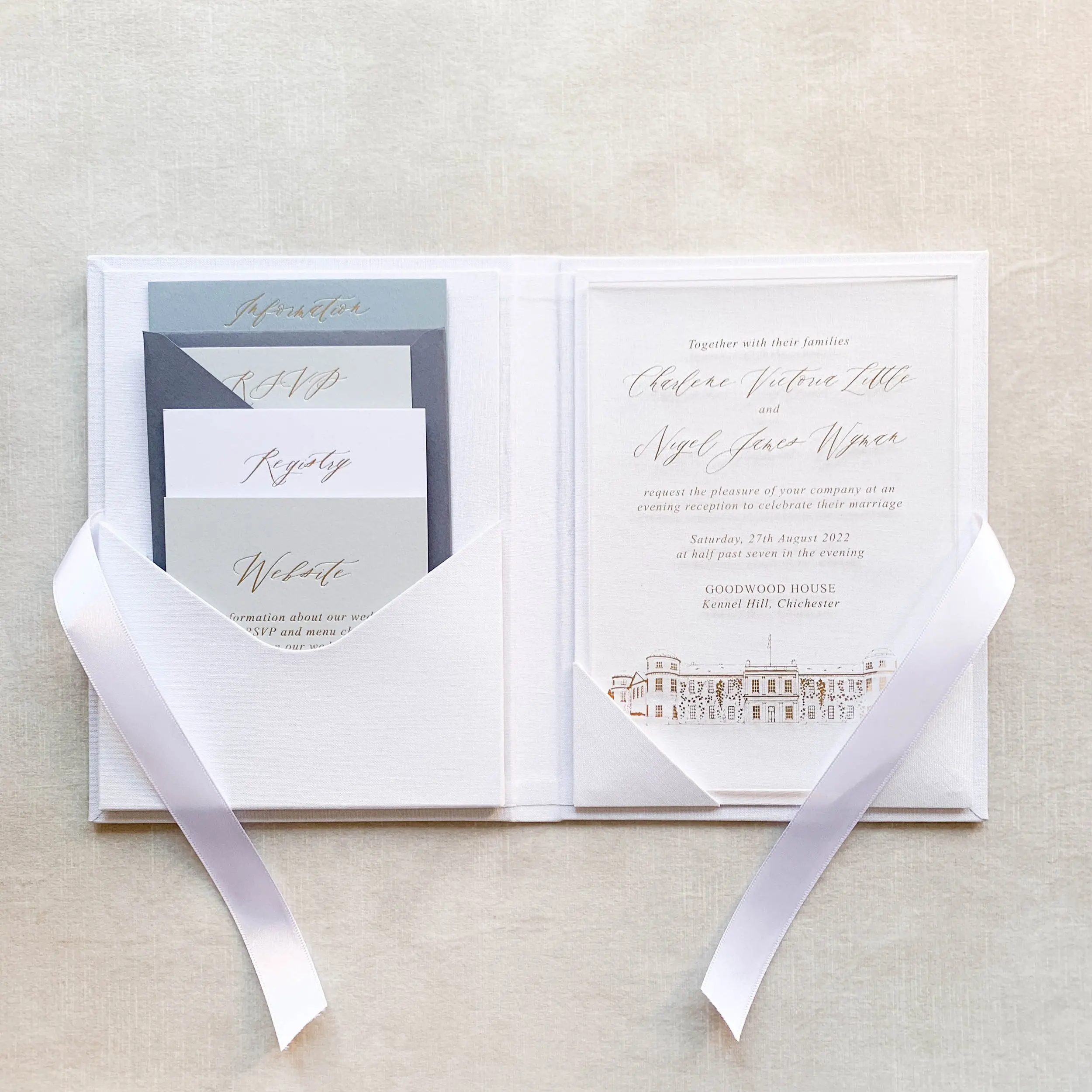 Boîte à couverture rigide en velours pour cartes de mariage en or avec gaufrage sur mesure Boîte à invitations en lin de mariage de luxe de 5*7 pouces avec enveloppe