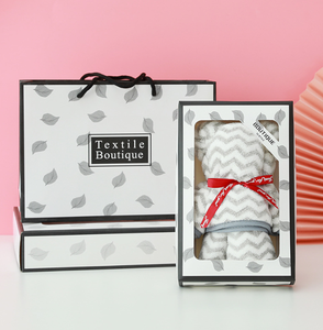 Serviette d'ours en velours corail Serviette d'anniversaire douce avec boîte-cadeau pour les annonces et les célébrations - Product Image 5