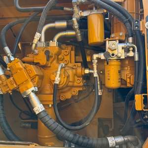 Excavadora Usada Cat 330D2 de 30 Toneladas, Maquinaria de Construcción Original con Motor y Componentes de Transmisión en Venta - Product Image 6