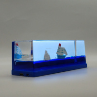 LED-Licht Acryl Flüssigpapiergewicht mit schwebendem Segelboot und Meereswellen, USB-Ladefunktion, Schreibtischdeko, Touristenattraktion, Aquarium-Souvenir