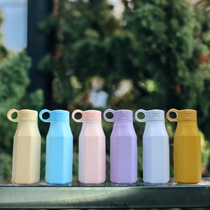 Bouteille d'eau isotherme portable en silicone sans BPA pour l'école, gourde de sport pour enfants avec poignée - Product Image 2