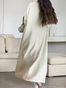 ชุดอาบายะห์มุสลิมสำหรับผู้หญิง ดีไซน์หรูหรา ตกแต่งด้วยลูกไม้ คอวี ระบายอากาศได้ดี ผลิตจากโพลีเอเทอร์ 100% ทรงหลวม เหมาะสำหรับโอกาสทางศาสนาและงานพิธีการ - Product Image 4