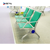 Chaise d'attente Flya 3 places pour espaces publics : hôpitaux, aéroports, gares routières, métros et trains