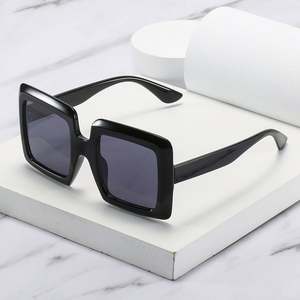 Gafas de Sol Cuadradas Extra Grandes de Moda Retro con Logotipo Personalizado 2025, Gafas de Sol Marrones con Marco Grande para Hombre y Mujer - Product Image 3