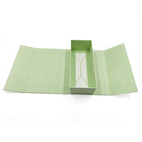 Boîte d'emballage compacte en papier cuir vert entièrement dépliée, frais de port ultra-reduits