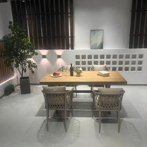 Ensemble <span class=keywords><strong>de</strong></span> table à manger d'extérieur moderne et étanche VANGARDEN pour hôtel, cour, villa, appartement – Mobilier durable en <span class=keywords><strong>plastique</strong></span> et bois - Product Image 3