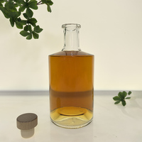 Bouteilles en verre pour spiritueux, prix d'usine, 500 ml, 750 ml, vides, transparentes, 700 ml, avec couvercle