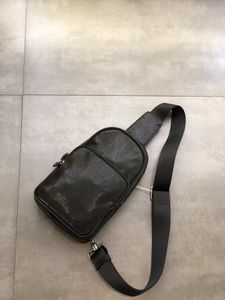 Bolsa Transversal Masculina de Couro Vegetal Vintage Pequena de Ombro em Couro Bovino de Grão Superior Atacado de Fábrica - Product Image 5