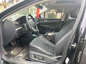 <span class=keywords><strong>Volkswagen</strong></span> P-assat 1.4T d'occasion 2023 - Berline intermédiaire de luxe d'occasion, 280TSI Turbo, sans accident, faible kilométrage - Product Image 4