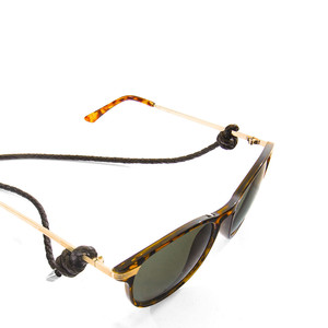 Cinturino per Occhiali in Pelle Intrecciata Marrone Scuro con Dettagli Argento Stile Pembroke - Product Image 1