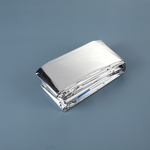 Sac de couchage d'urgence rectangulaire en plastique coupe-vent pour usage extérieur par temps froid, taille adulte, comme indiqué - Product Image 1