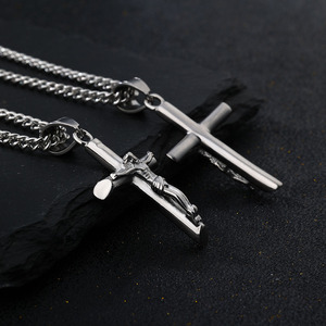 Collar con Colgante Religioso Católico Cristiano para Hombre, Resistente al Agua, Acero Inoxidable PVD Oro 18K, Amuleto Crucifijo de Jesús Cruz - Product Image 5