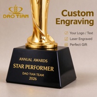 Trophée Coupe Étoile Dorée en Gros, Personnalisable avec Logo et Nom Gravés, Design Flamme, Récompense en Résine pour Concours, Festival de Films, Cérémonie Sportive