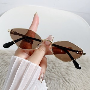 Gafas de Sol Cat Eye con Montura Completa, Protección UV400, Moda para Mujer, Protección Solar para Adultos 2025 - Product Image 3