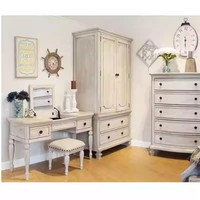 Table de toilette vintage de style américain en chêne massif, finition blanc vieilli, avec chaise et miroir assortis