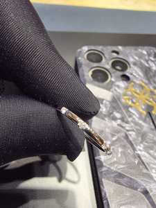 Anillo de Diamantes de Platino Inspirado en las Tendencias para Mujer con Acabado Sofisticado, Perfecto para un Estilo Diario de Lujo, Compromiso y Regalo - Product Image 4