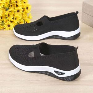 Nuevos zapatos de Madre de mediana edad y ancianos tejidos transpirables suela blanda para mujeres solteras - Product Image 5