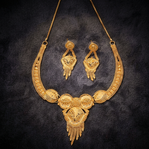 Venta al por mayor de collares de diseño tradicional rellenos de oro de 14K 18K 24K, formando collares cortos, conjunto de joyería de moda chapada en oro de latón. - Product Image 1