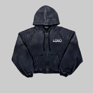 Veste à capuche zippée courte noire délavée avec patchwork et logo personnalisé, style streetwear, vente en gros - Product Image 1