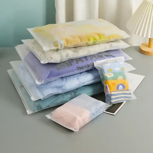 Sac d'expédition sac de t-shirt emballage de vêtements en <span class=keywords><strong>plastique</strong></span> sacs en polyéthylène impression/sacs à provisions/sac de t-shirt en gros sac personnalisé - Product Image 3