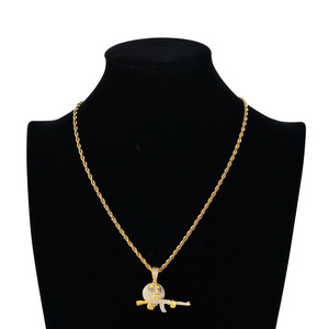 Pendentif personnalisé en forme de poignée de pistolet avec <span class=keywords><strong>emoji</strong></span> de dessin animé et zircon, collier hip hop - Product Image 5
