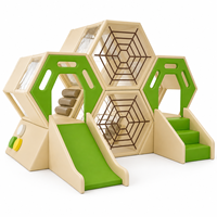 Aire de jeux commerciale en nid d'abeille, équipement de jeu souple vert et beige, toboggan d'escalade intérieur pour enfants, idéal pour les garderies, les écoles maternelles et la location événementielle