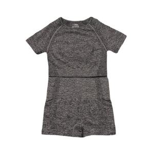 Conjunto de Yoga Benitez de Punto Sin Costuras para Mujer, Manga Corta de Secado Rápido y Pantalones Cortos de Cintura Alta, Conjunto Deportivo Ajustado de 2 Piezas - Product Image 3