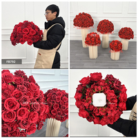 Décoration de mariage en gros : Centres de table, boules de fleurs artificielles en soie rose rouge pour la décoration de la salle, des fêtes d'anniversaire et des mariages à domicile