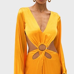 Abito da donna in raso di seta 100%, scollatura audace con schiena scoperta, lunghezza fino al pavimento, splendido abito senza pari, maniche lunghe, maxi abito in pura seta - Product Image 5