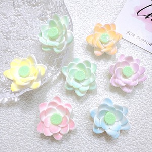 Foglie di loto in un laghetto di fiori di loto, accessori in resina, adesivi 3D decorativi piccoli per guardaroba e frigorifero, fai da te - Product Image 1